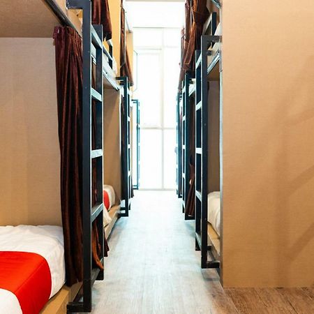 Reddoorz Hostel @ Di Panjaitan Simpang Lima Σεμαράνγκ Εξωτερικό φωτογραφία
