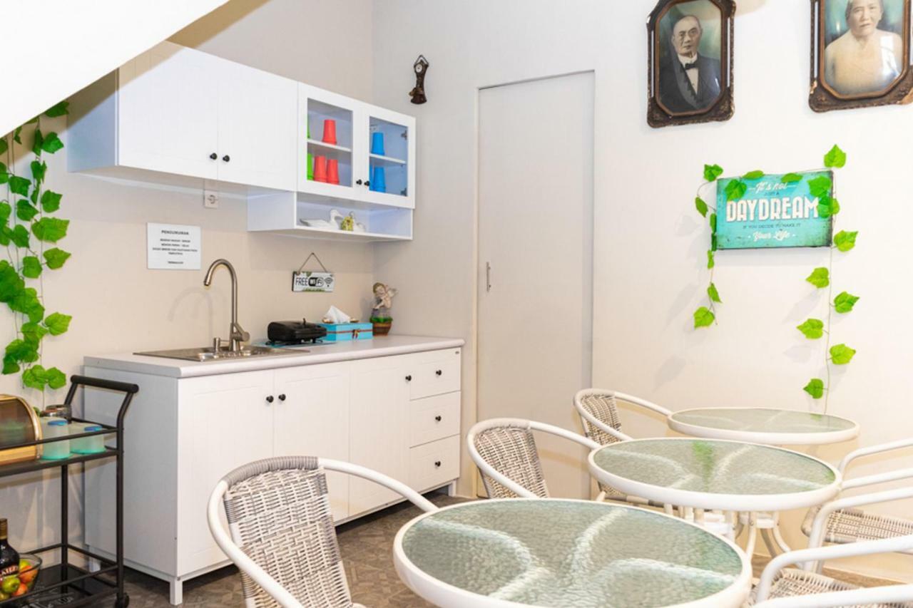Reddoorz Hostel @ Di Panjaitan Simpang Lima Σεμαράνγκ Εξωτερικό φωτογραφία