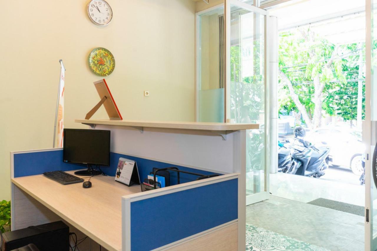 Reddoorz Hostel @ Di Panjaitan Simpang Lima Σεμαράνγκ Εξωτερικό φωτογραφία