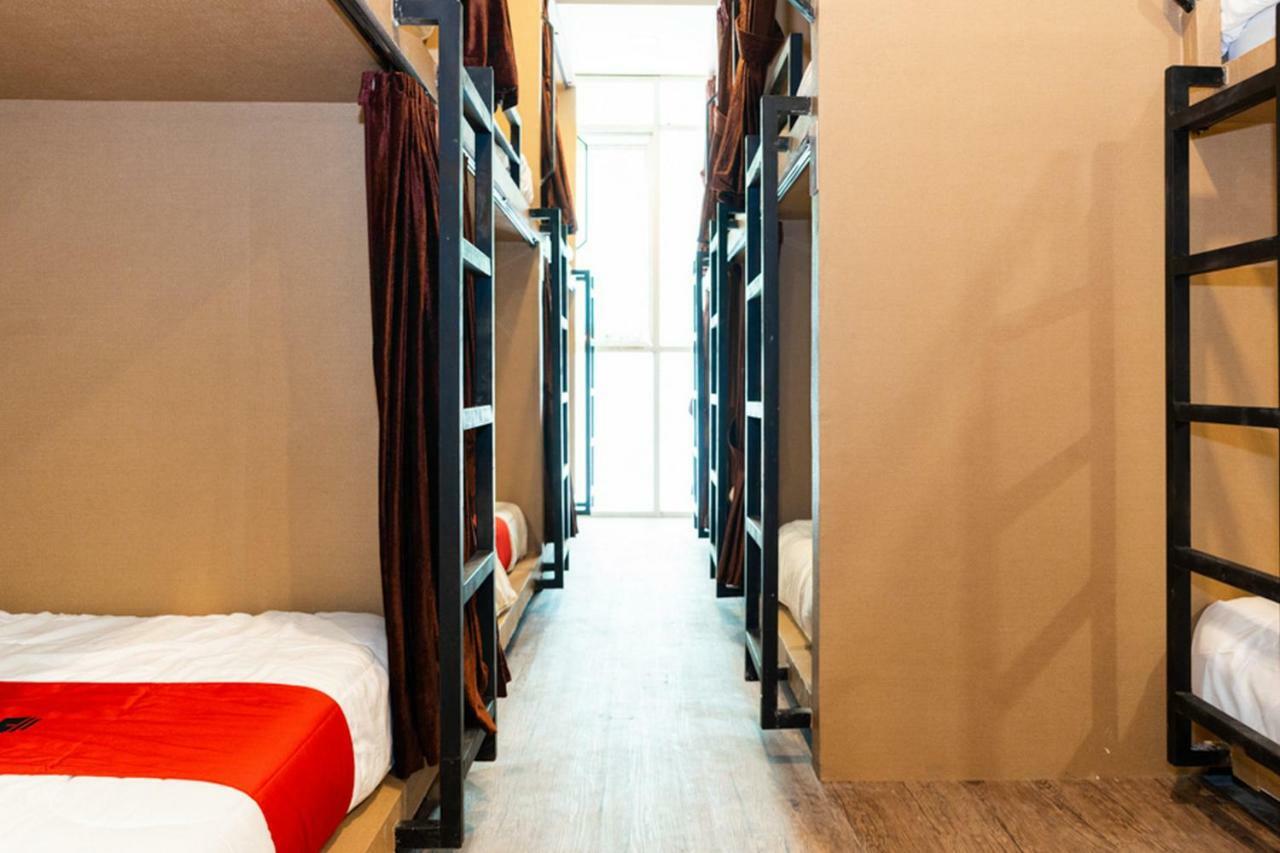 Reddoorz Hostel @ Di Panjaitan Simpang Lima Σεμαράνγκ Εξωτερικό φωτογραφία