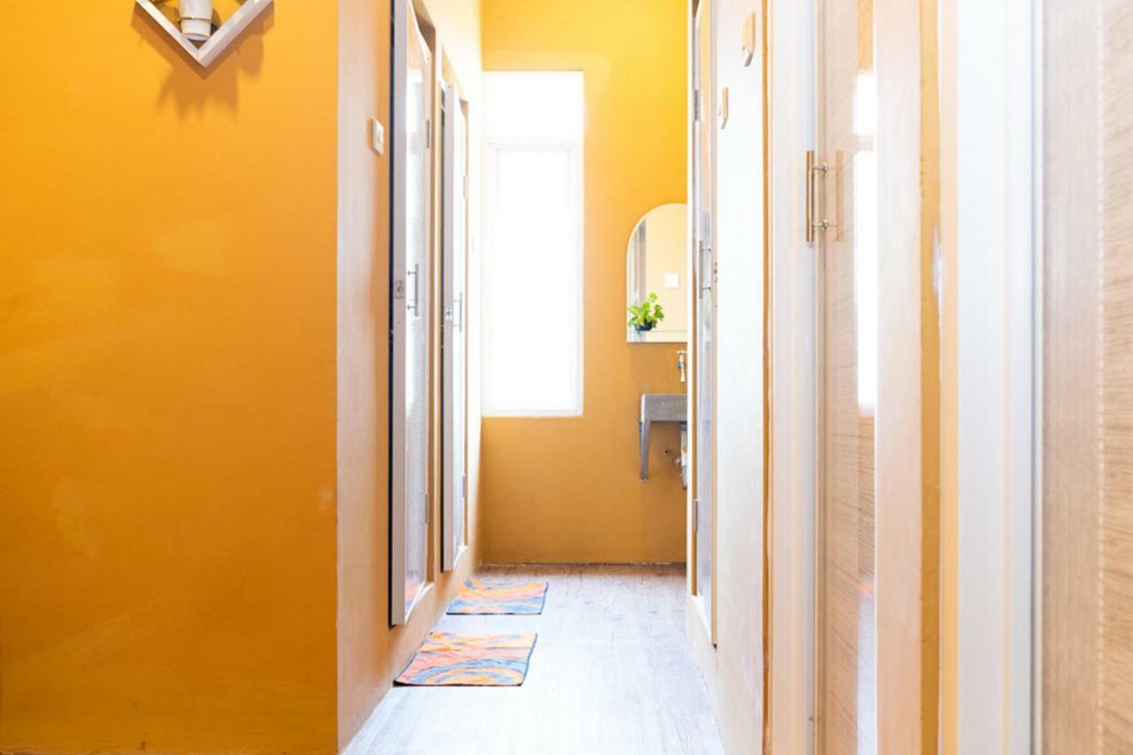 Reddoorz Hostel @ Di Panjaitan Simpang Lima Σεμαράνγκ Εξωτερικό φωτογραφία