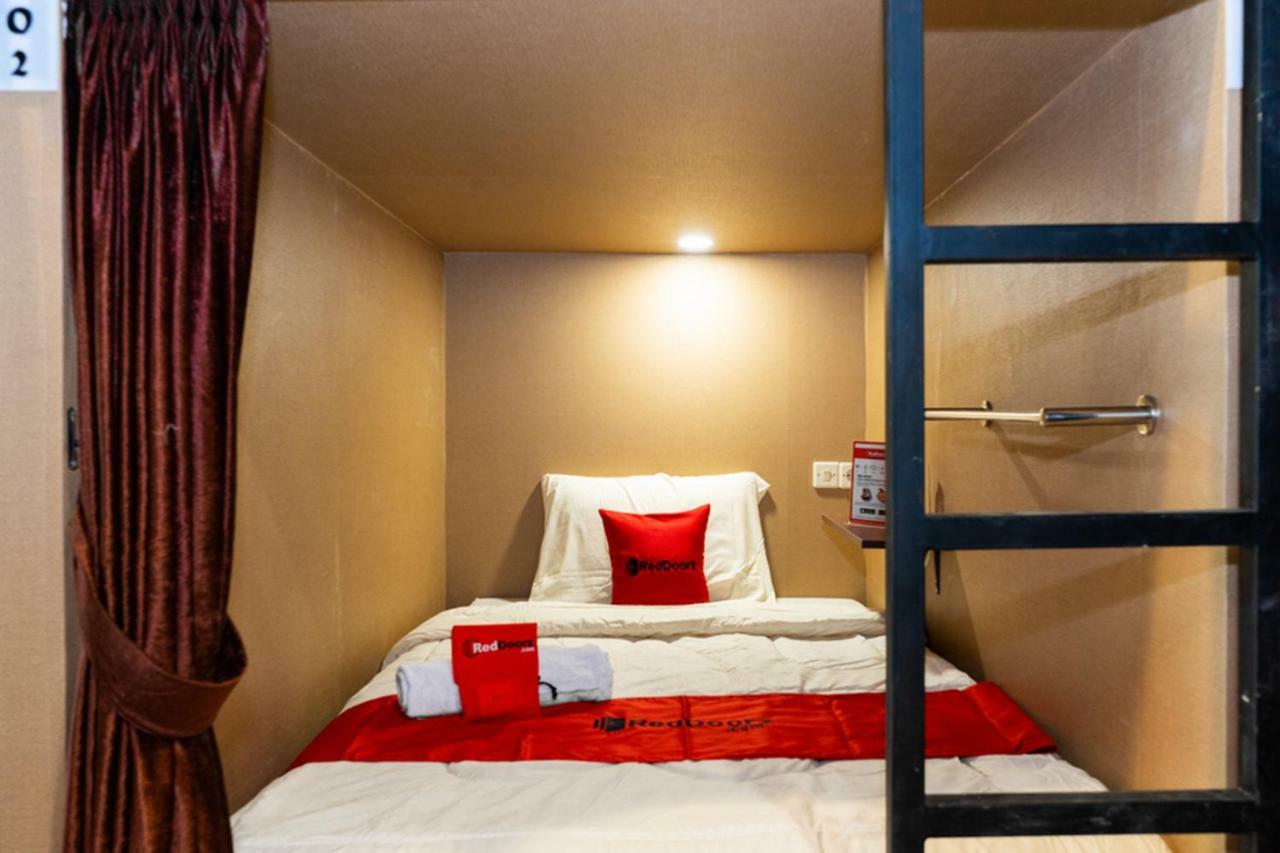 Reddoorz Hostel @ Di Panjaitan Simpang Lima Σεμαράνγκ Εξωτερικό φωτογραφία